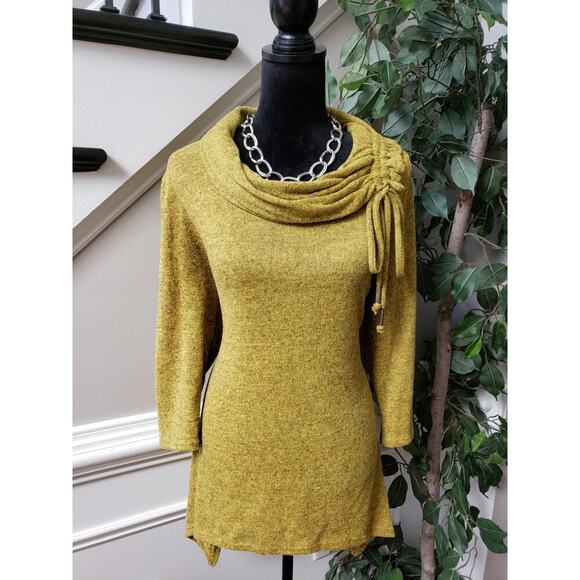 Coco Bianco Sweater Women's XL Yellow Knit Cowl Neck Asymmetrical Slit Hem - Picture 1 of 12